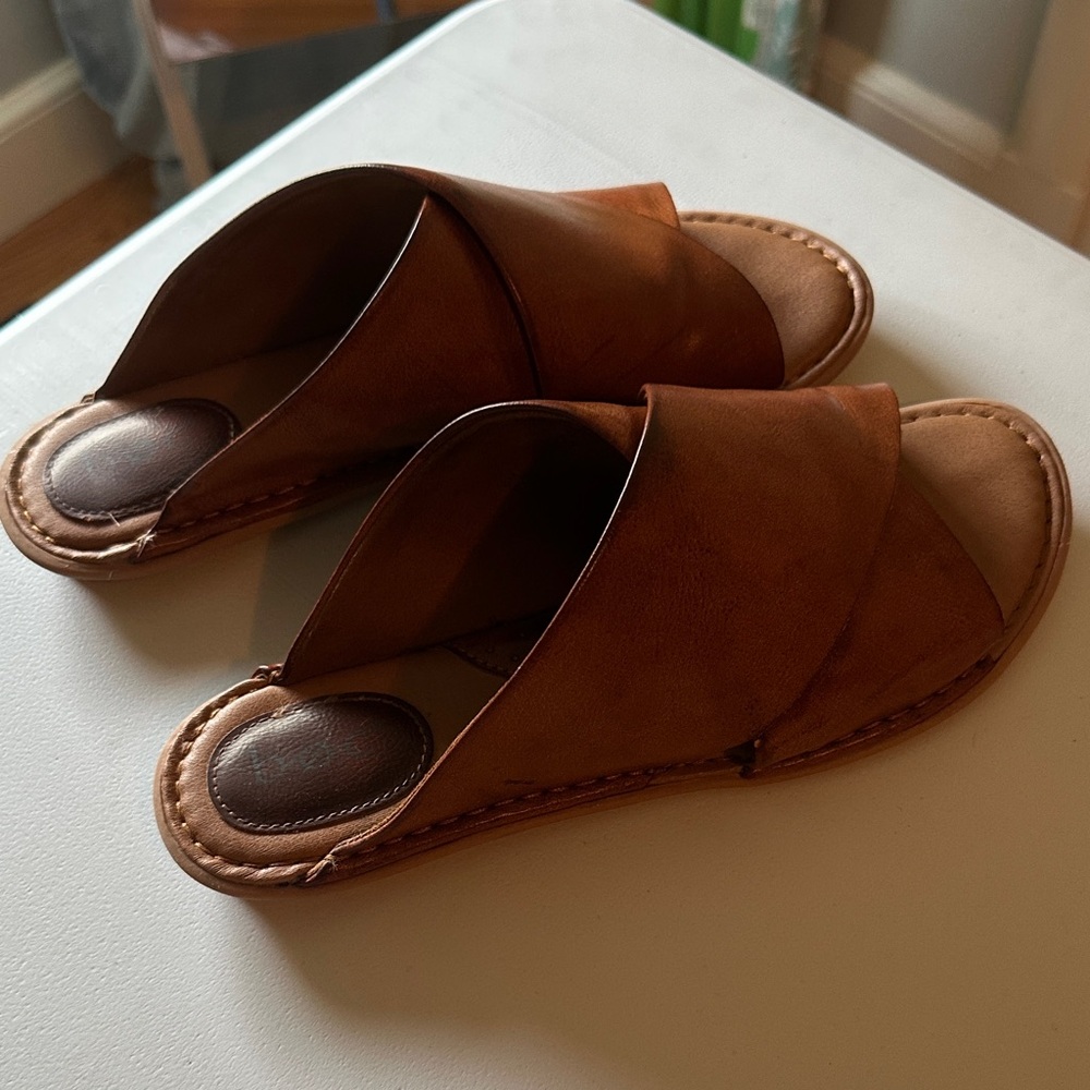 b.o.c. Women's Tan Leather Sandals